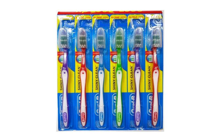 Зубная щетка Oral-B Shiny Clean Soft 35 Z-образные щетинки. набор 6 шт