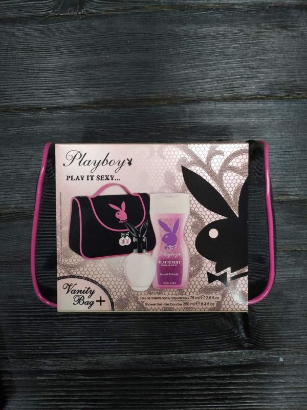 Женский набор Playboy «PLAY IT SEXY» туалетная вода 75 мл + гель для душа 250 мл в косметичке