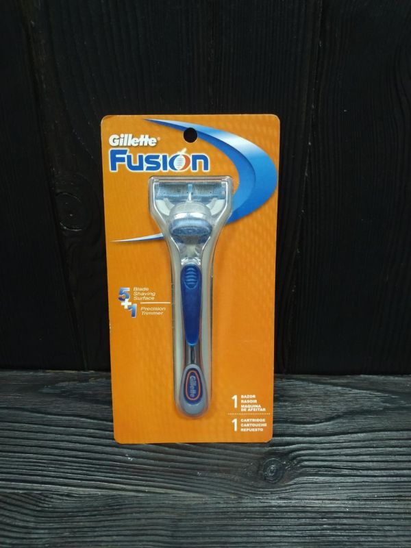 Мужской станок для бритья Gillette Fusion (1 картридж)