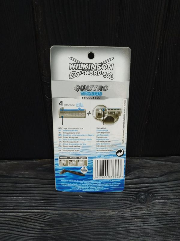 Wilkinson Sword QUATTRO TITANIUM (1 картидж в комплекте) мужской станок для бритья